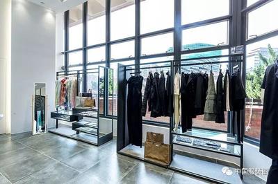 這所中國(guó)大學(xué)開(kāi)設(shè)服裝專(zhuān)賣(mài)店，實(shí)踐育人培養(yǎng)零售與批發(fā)人才