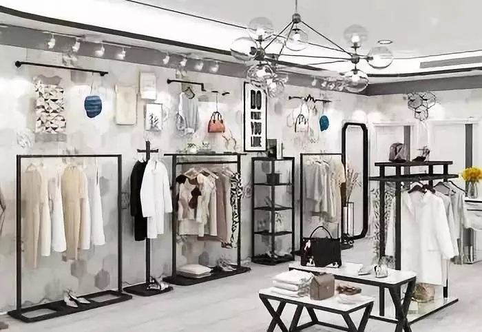 服裝店經營中，如何不讓顧客說衣服“貴”？——服裝輔料銷售策略